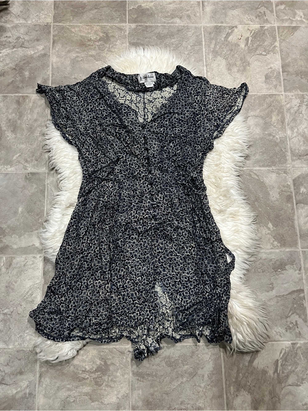 Black White Floral Button-Front Flutter Sleeve Slit Front Dress VTG Rare Sexy